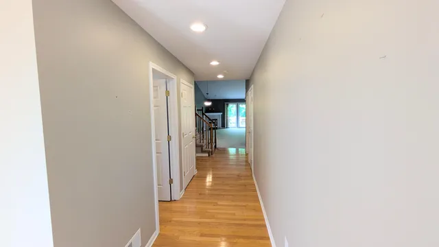 $275,000 | 23721 West Lake Circle, Unit 14, Trenton, MI 48183