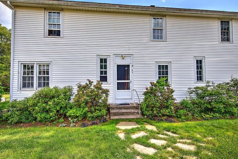 32 Paddy Hill Road South Kingstown, RI 02879 - Photo 3 of 25