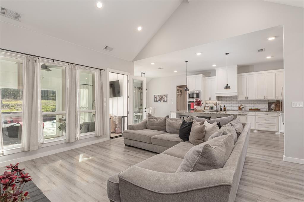 101 Lakeview Trail Mabank, TX 75147 - Photo 16 of 38 Hall Bath