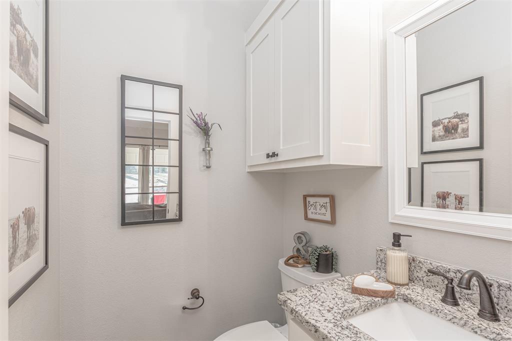 101 Lakeview Trail Mabank, TX 75147 - Photo 17 of 38 Hall Bath