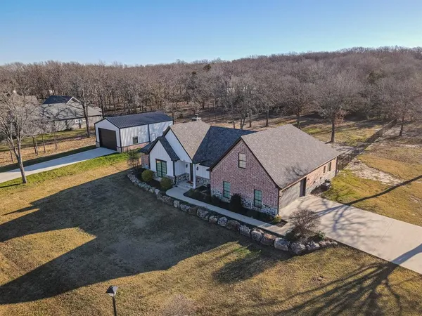 $854,999 | 101 Lakeview Trail, Mabank, TX 75147