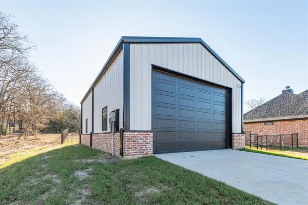 $854,999 | 101 Lakeview Trail, Mabank, TX 75147