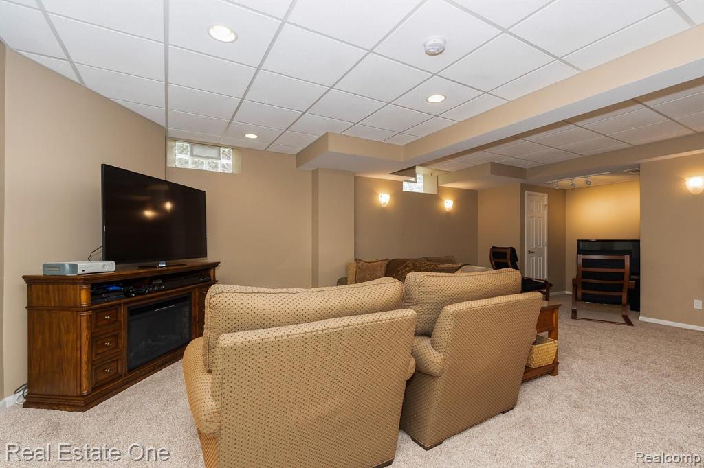 1177 Chesapeake Rochester Hills, MI 48307 - Photo 51 of 63