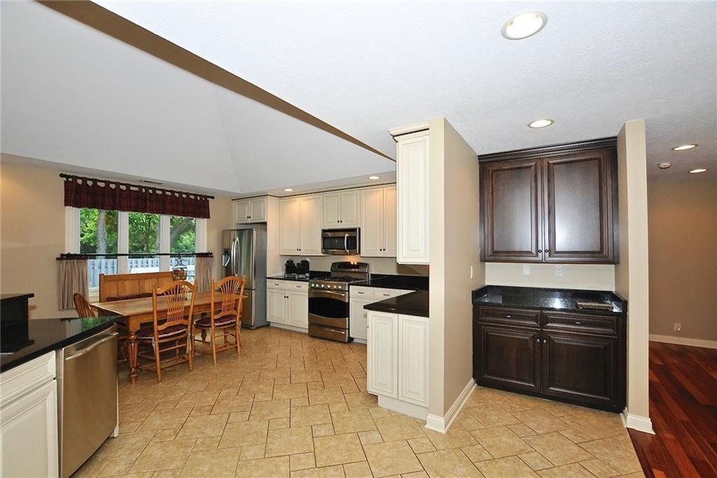 12341 Brompton Road Carmel, IN 46033 - Photo 8 of 47 Gallery Image 8
