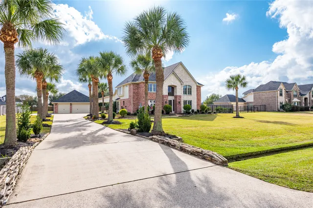 $775,000 | 3913 Summer Manor Drive, League City, TX 77573