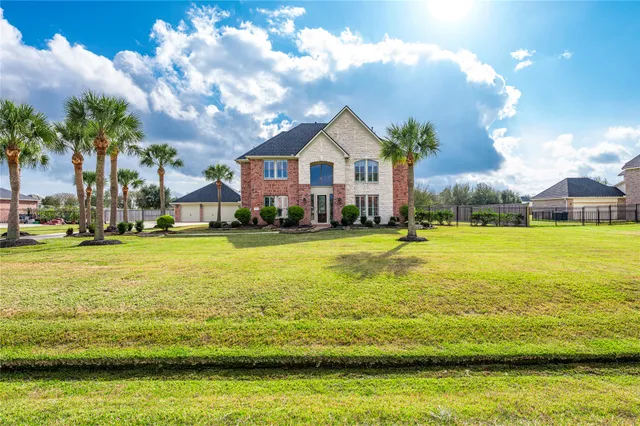 $775,000 | 3913 Summer Manor Drive, League City, TX 77573