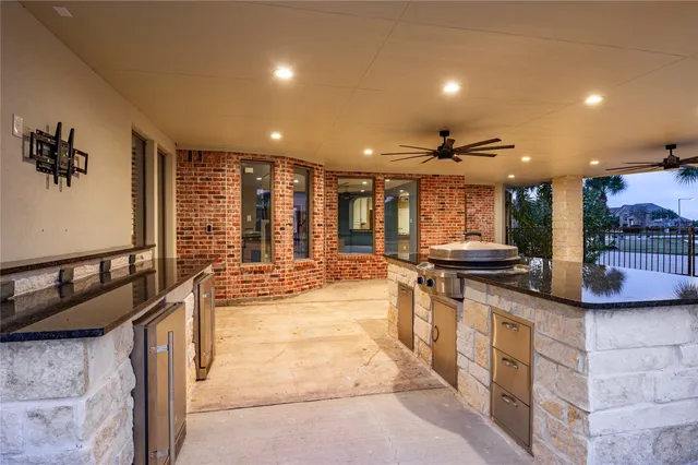 $775,000 | 3913 Summer Manor Drive, League City, TX 77573