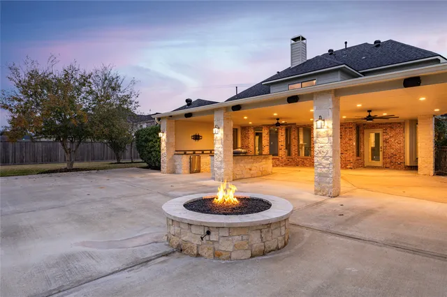$775,000 | 3913 Summer Manor Drive, League City, TX 77573