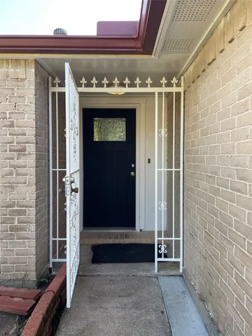 $1,800 | 4718 Misty Shadows Drive, Houston, TX 77041