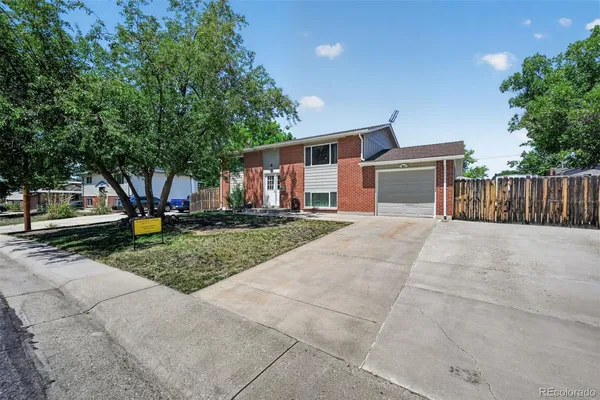 $537,500 | 9605 Damon Drive, Denver, CO 80260