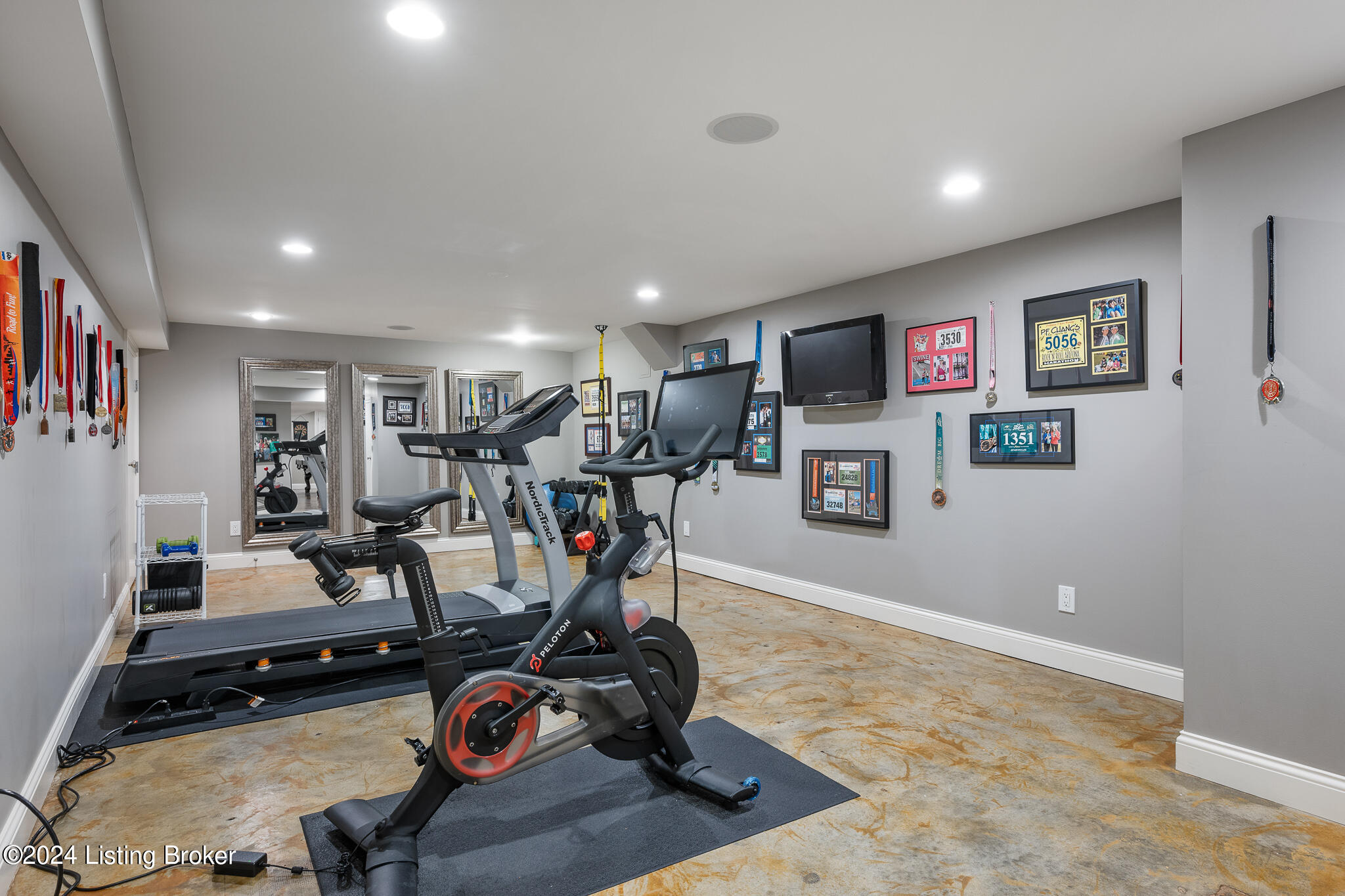 219 Smithfields Road Louisville, KY 40207 - Photo 54 of 58 219 Smithfields Rd-61