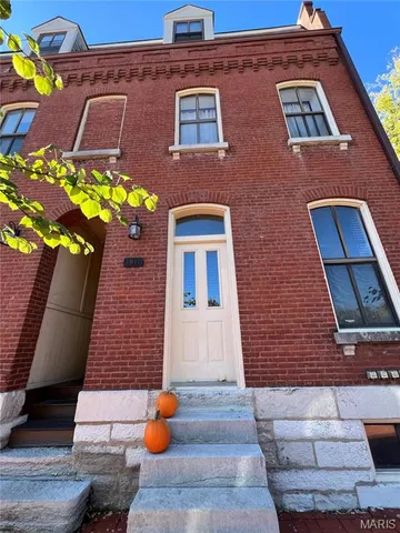 $595,000 | 1911 South 11th Street, St. Louis, MO 63104