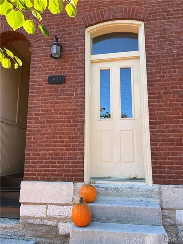 $595,000 | 1911 South 11th Street, St. Louis, MO 63104