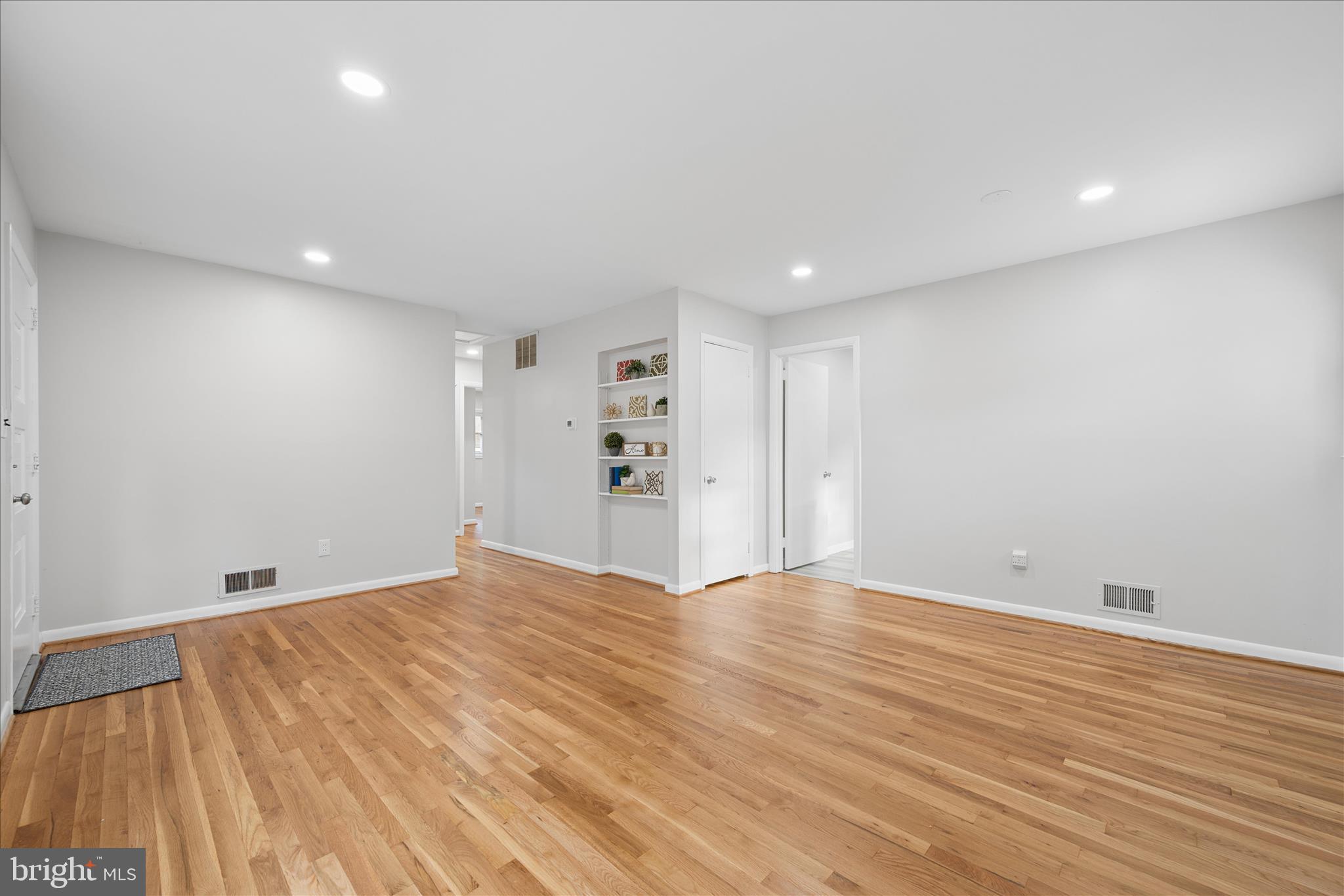 115 Woodland Road Gaithersburg, MD 20877 - Photo 6 of 40 Gorgeous Refinished Hardwood Floors