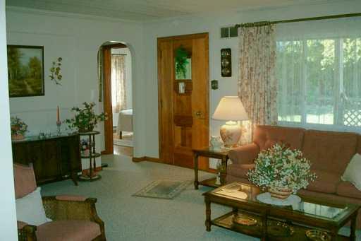 206 West Shaffer Road Aliquippa, PA 15001 - Photo 3 of 5 Gallery Image 3