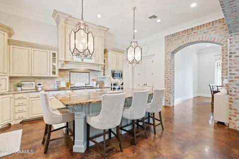 $650,000 | 1701 Squirrel Run Drive, New Iberia, LA 70560