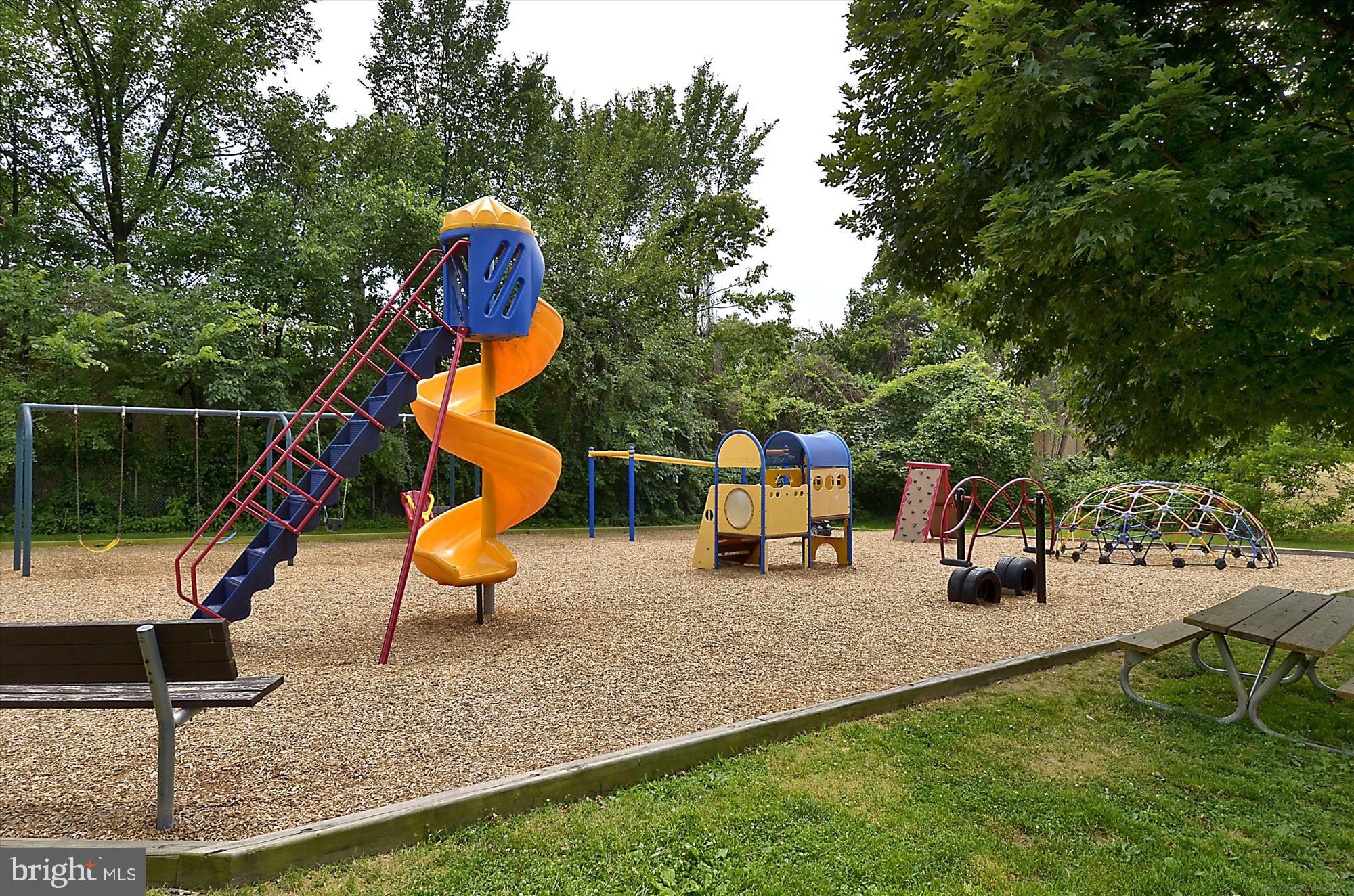 407 Lanark Way Silver Spring, MD 20901 - Photo 23 of 27 South Four Corners Park