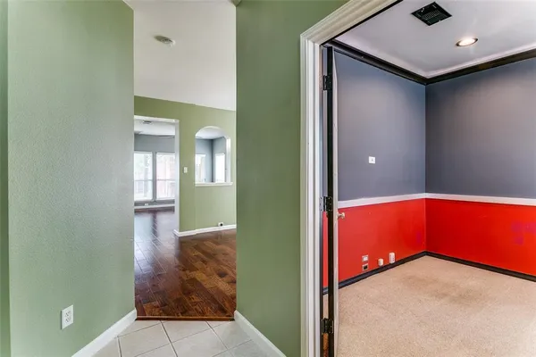 $2,700 | 211 Patriot Lane, Euless, TX 76040