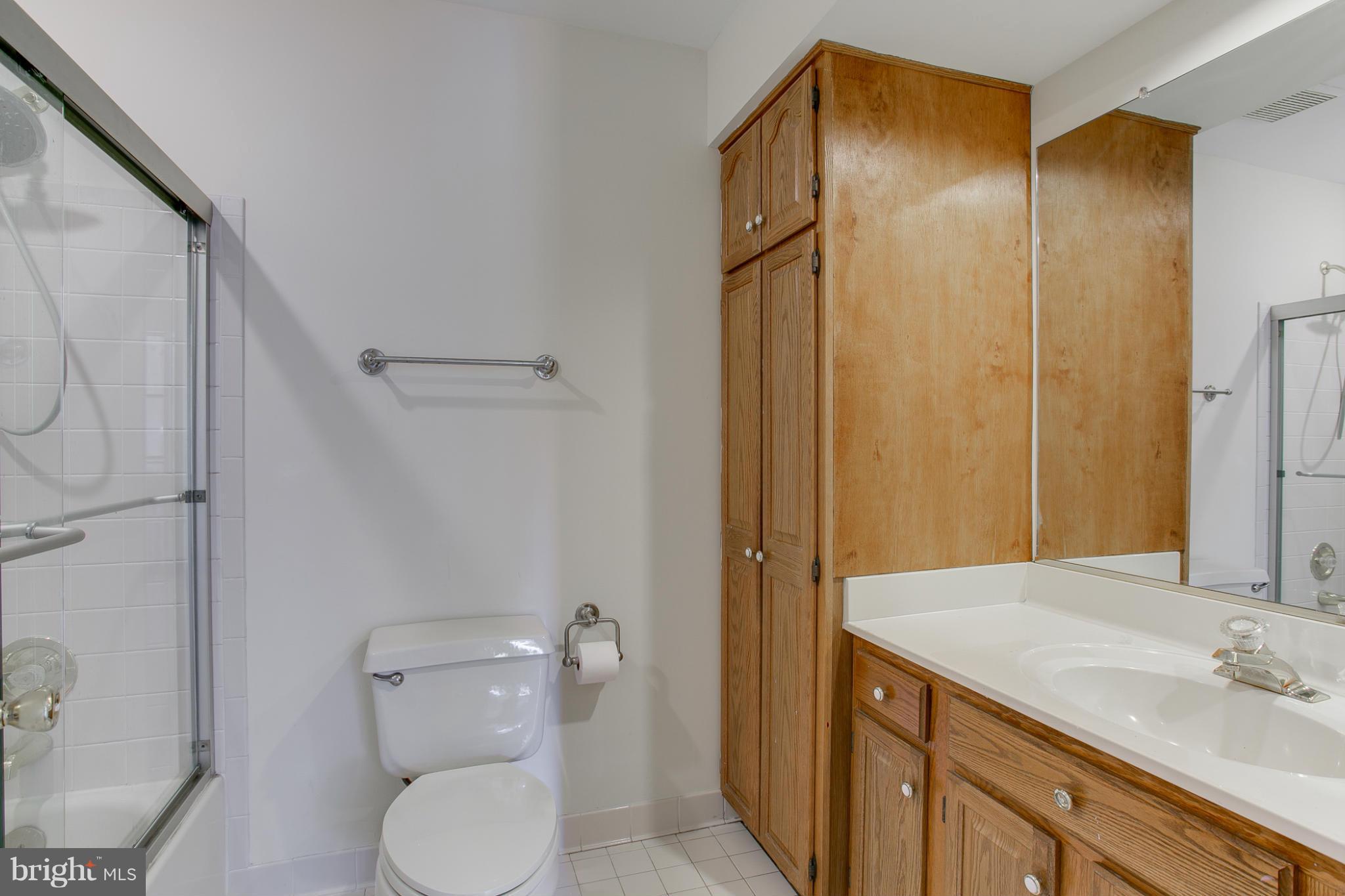 8220 Sandy Stream Road Laurel, MD 20723 - Photo 22 of 30 Full Hall Bathroom