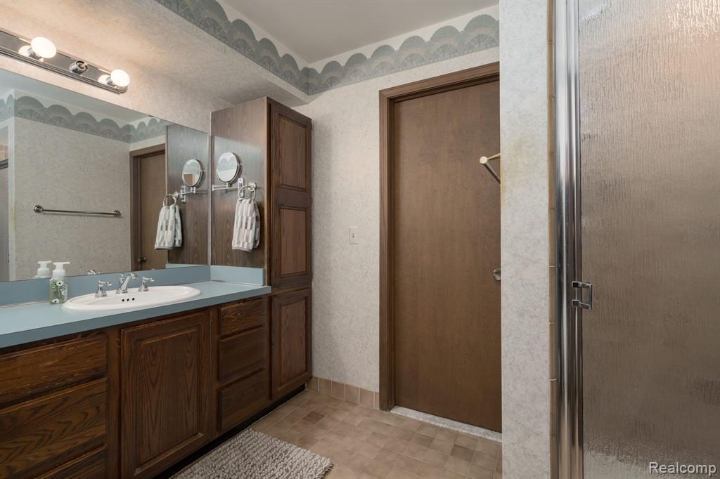 1353 Lomas Verdes Rochester Hills, MI 48306 - Photo 32 of 42