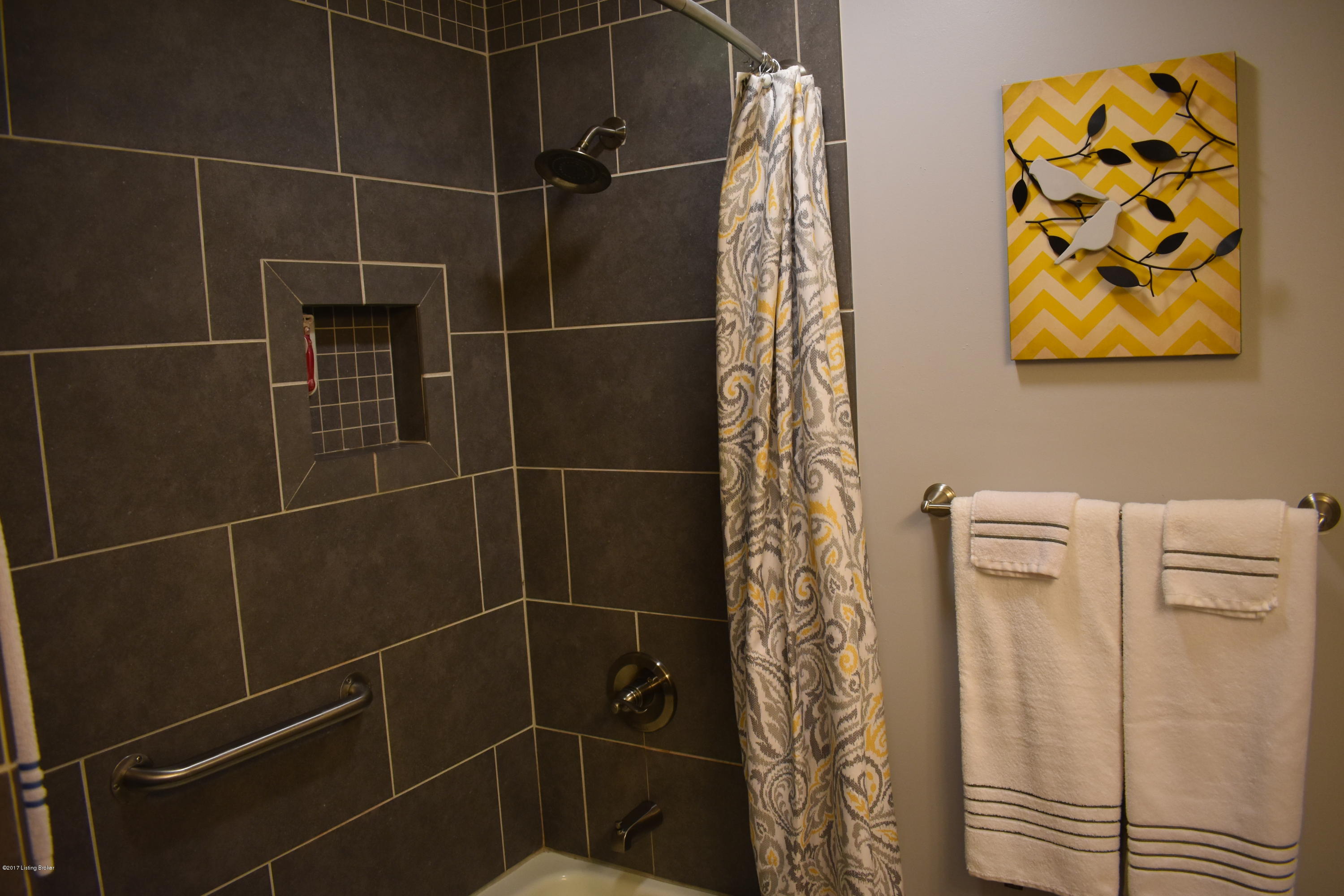 1504 Knight Road Louisville, KY 40216 - Photo 15 of 36 DSC_0433