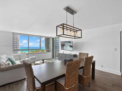 $1,695,000 | 400 South Pointe Drive, Unit 1102, Miami Beach, FL 33139