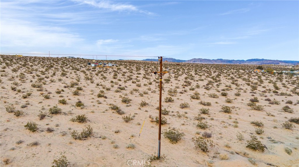 68476 Pole Line Road Twentynine Palms, CA 92277 - Photo 19 of 25 a view of a city