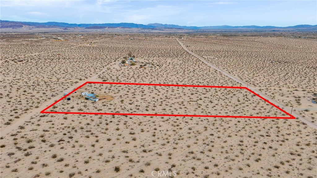 68476 Pole Line Road Twentynine Palms, CA 92277 - Photo 23 of 25 a view of a large body of water and mountain view