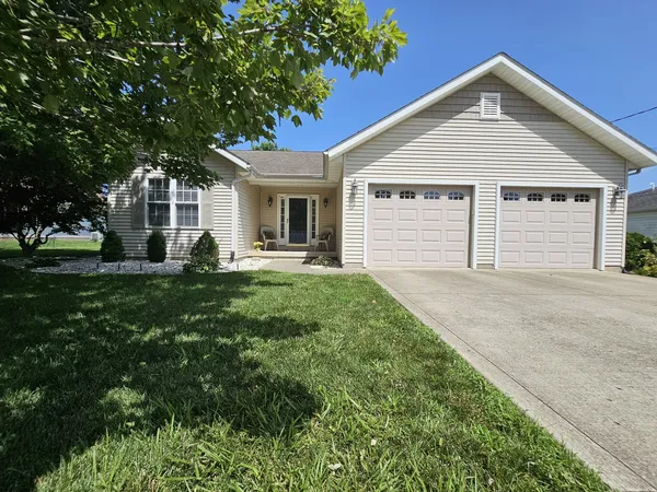 $235,000 | 404 West Beacon Court, Mount Vernon, IL 62864