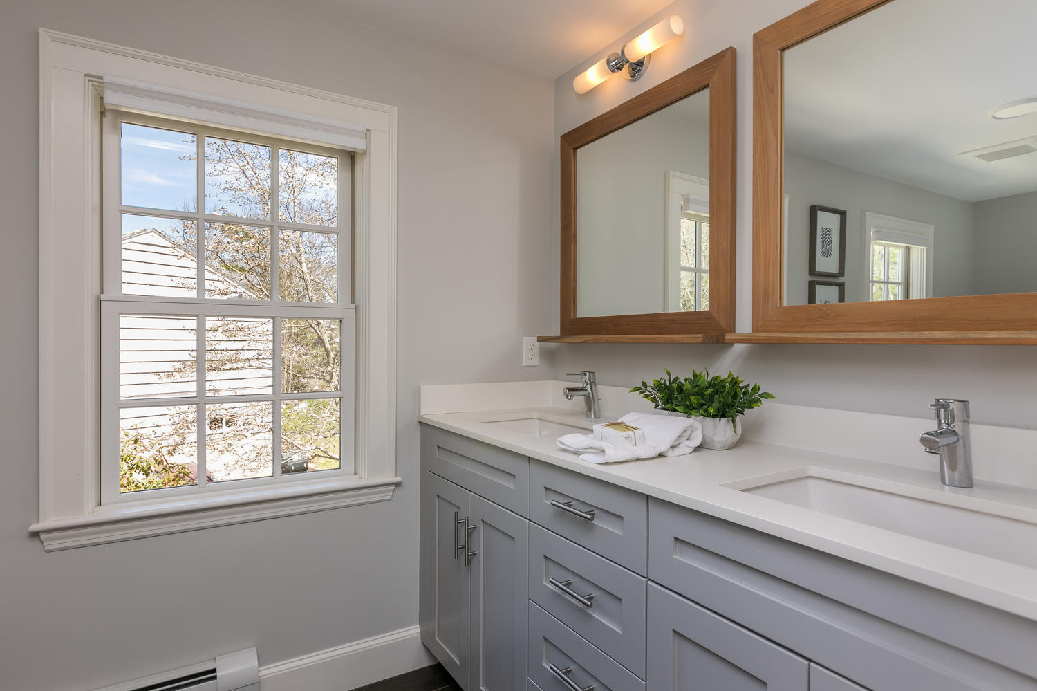 1082 Shore Road Cape Elizabeth, ME 04107 - Photo 24 of 55 1082 Shore Rd Cape Elizabeth-large-031-2
