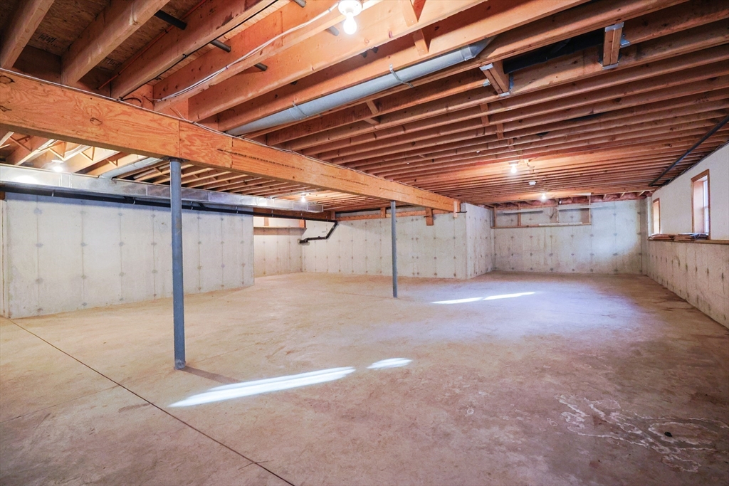 1380 North Brookfield Road Oakham, MA 01068 - Photo 31 of 37 a view of empty room