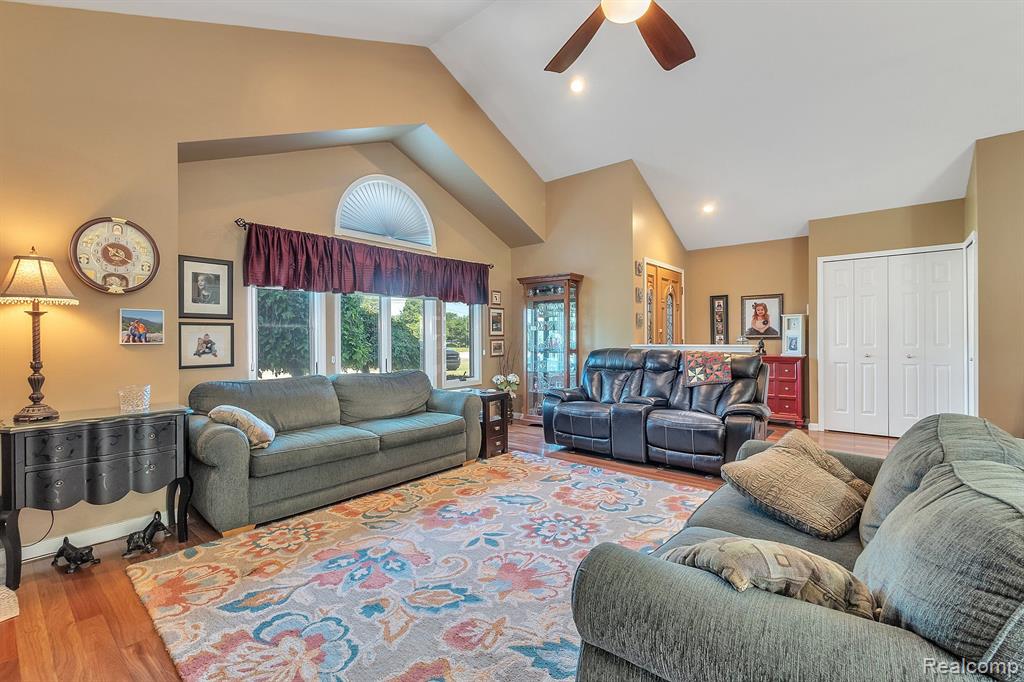 39804 Dequindre Road Sterling Heights, MI 48310 - Photo 12 of 47