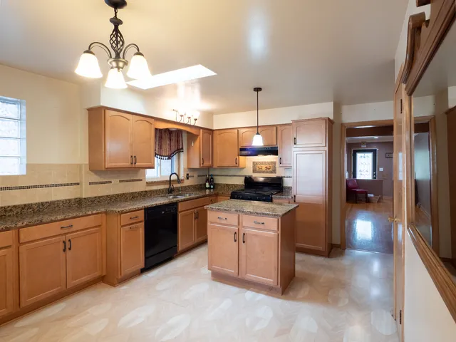 $440,000 | 4841 North Rutherford Avenue, Chicago, IL 60656