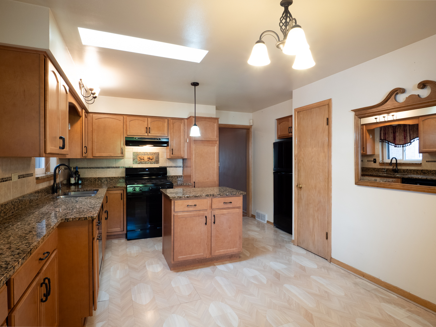 4841 North Rutherford Avenue Chicago, IL 60656 - Photo 6 of 30