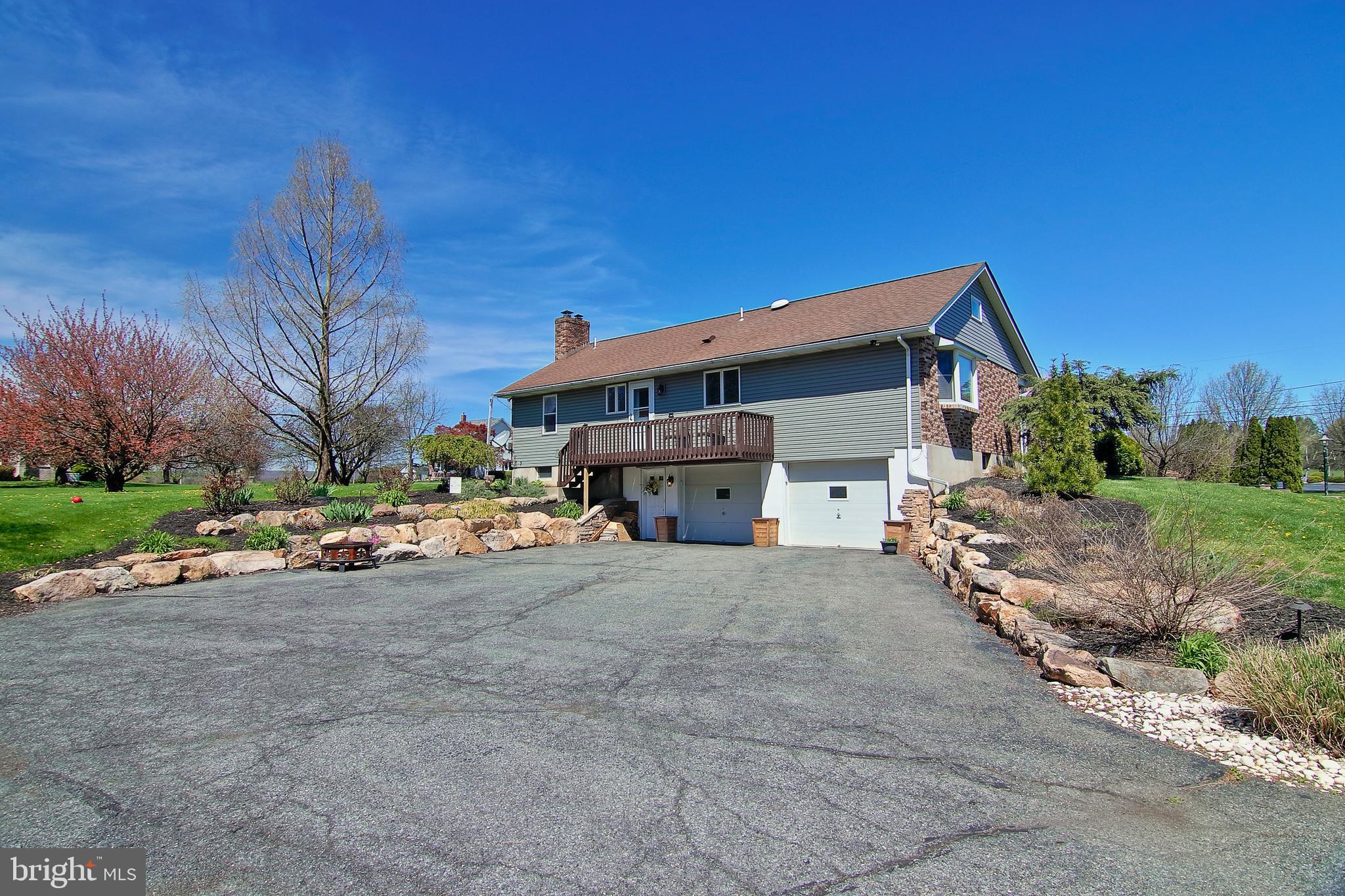 2381 Yost Road Bath, PA 18014 - Photo 2 of 42 Exterior Rear