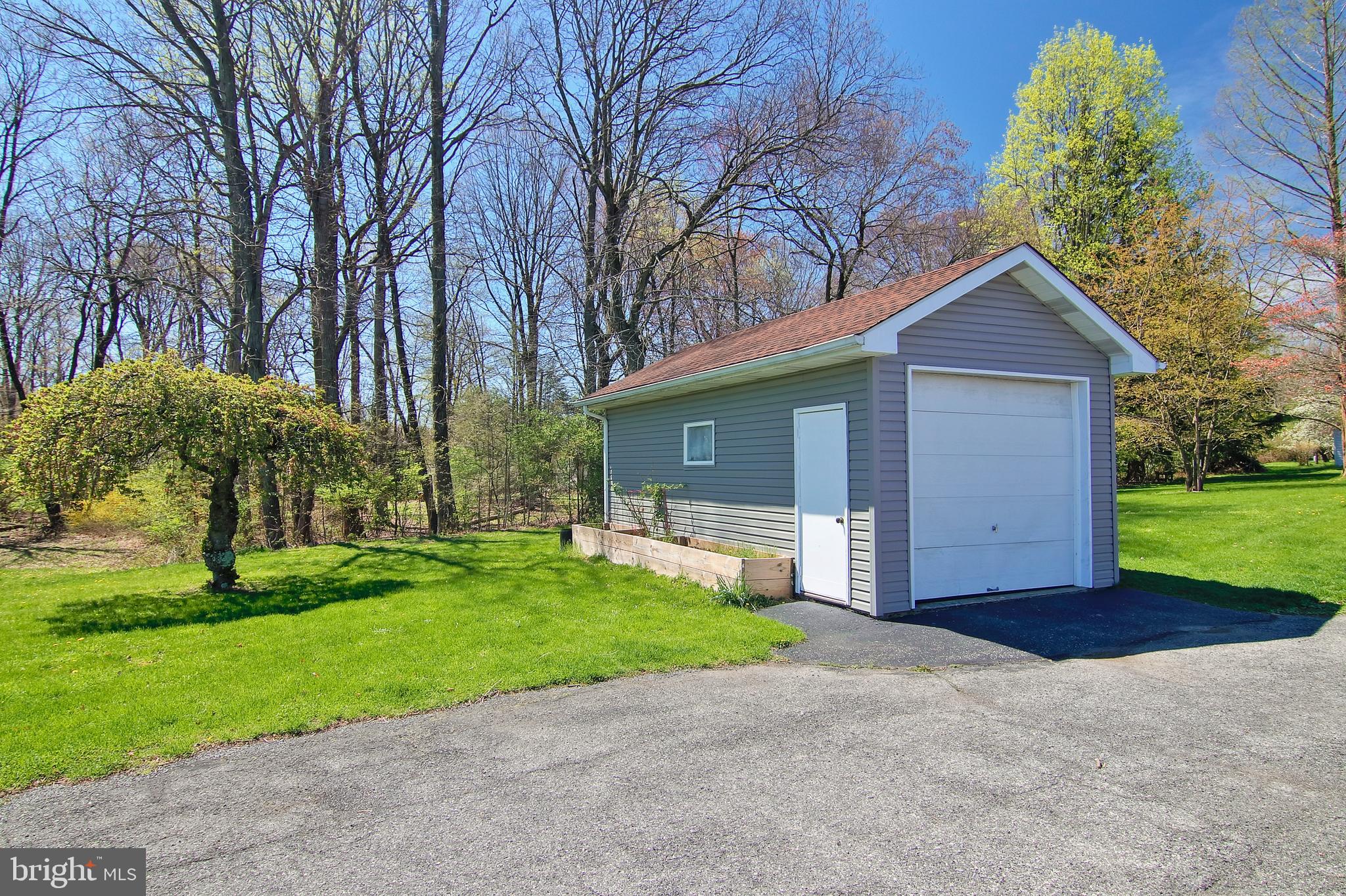 2381 Yost Road Bath, PA 18014 - Photo 31 of 42 Detached Garage