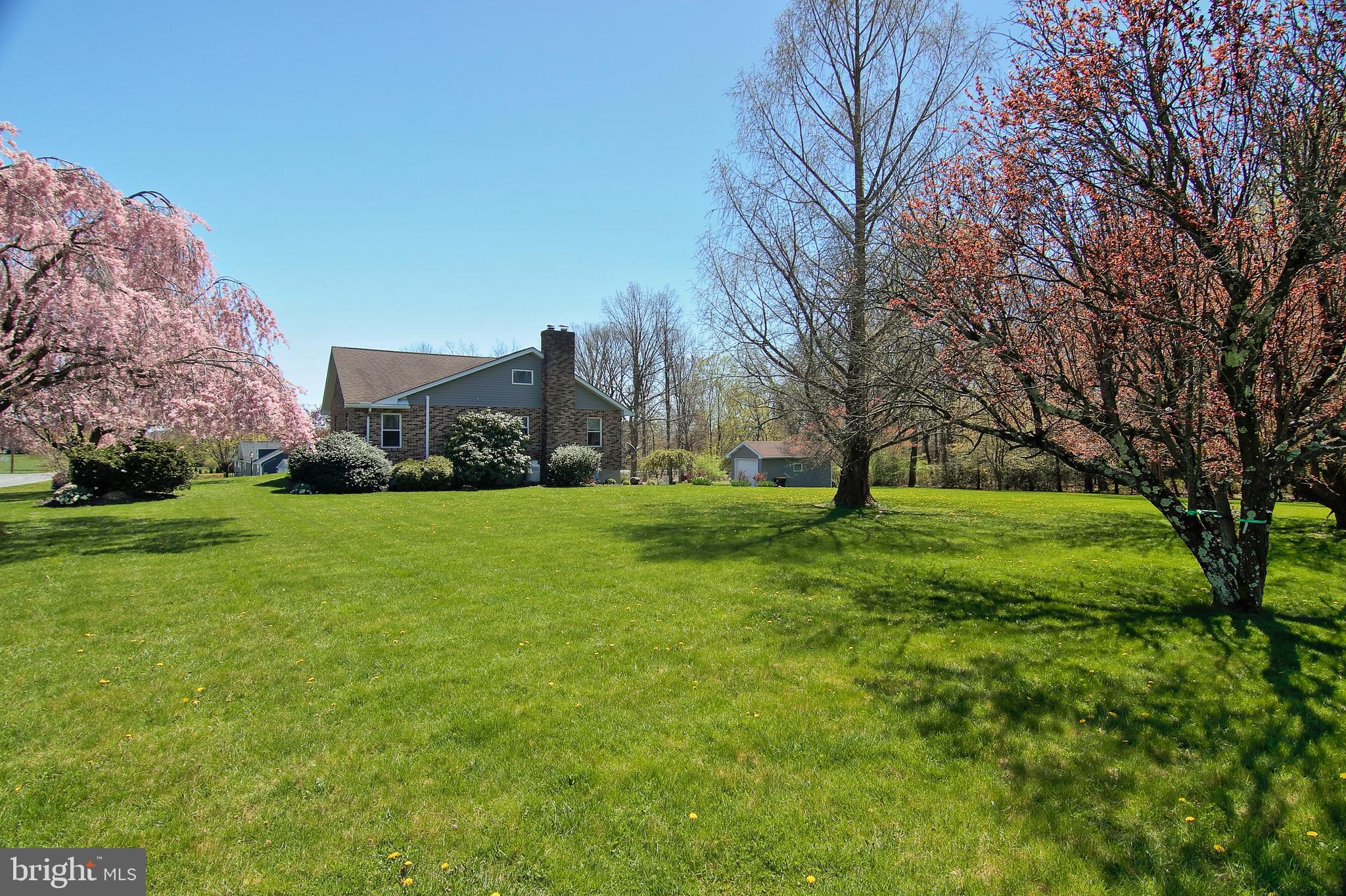 2381 Yost Road Bath, PA 18014 - Photo 42 of 42 Side Yard