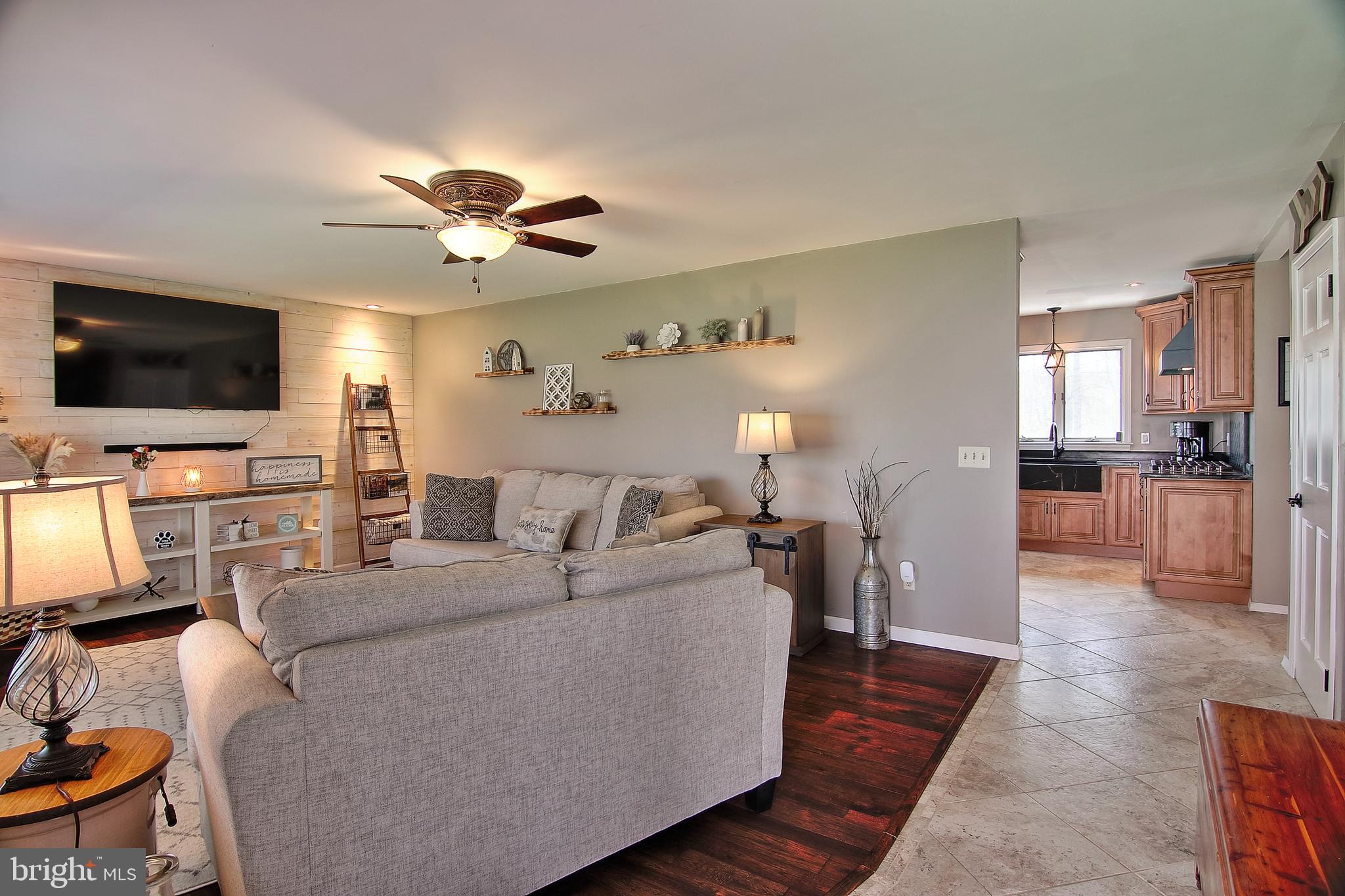2381 Yost Road Bath, PA 18014 - Photo 5 of 42 Living Room