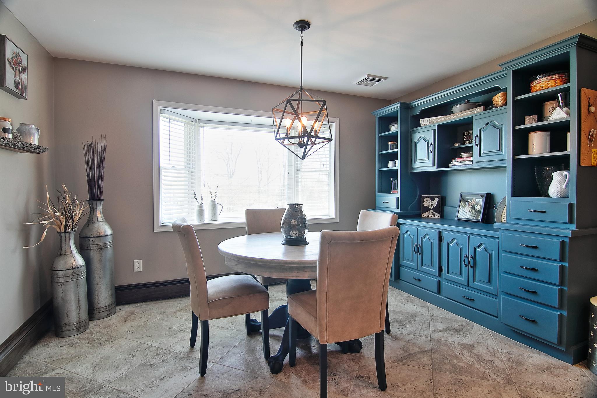 2381 Yost Road Bath, PA 18014 - Photo 9 of 42 Dining Area