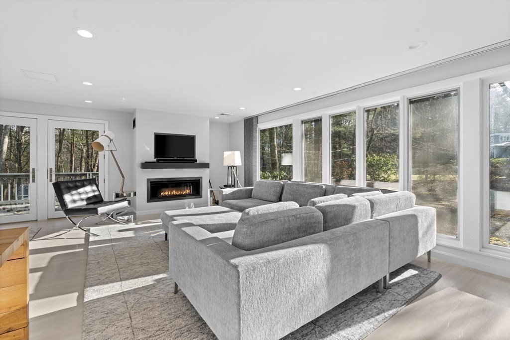 19 Barney Hill Road Wayland, MA 01778 - Photo 9 of 27 Gallery Image 9