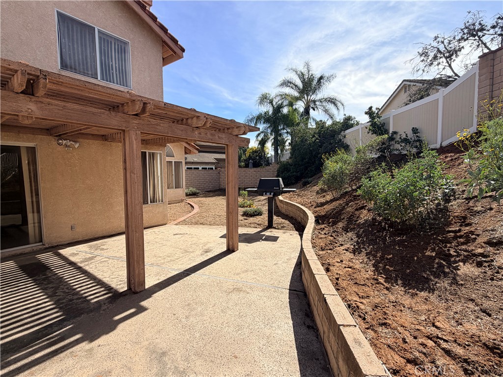 110 Sandpoint Lane Riverside, CA 92506 - Photo 2 of 11