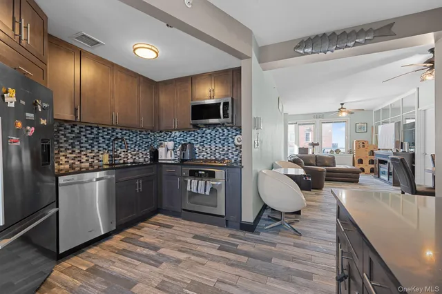 $599,000 | 118-20 Ocean Promenade, Unit 6D | Belle Harbor