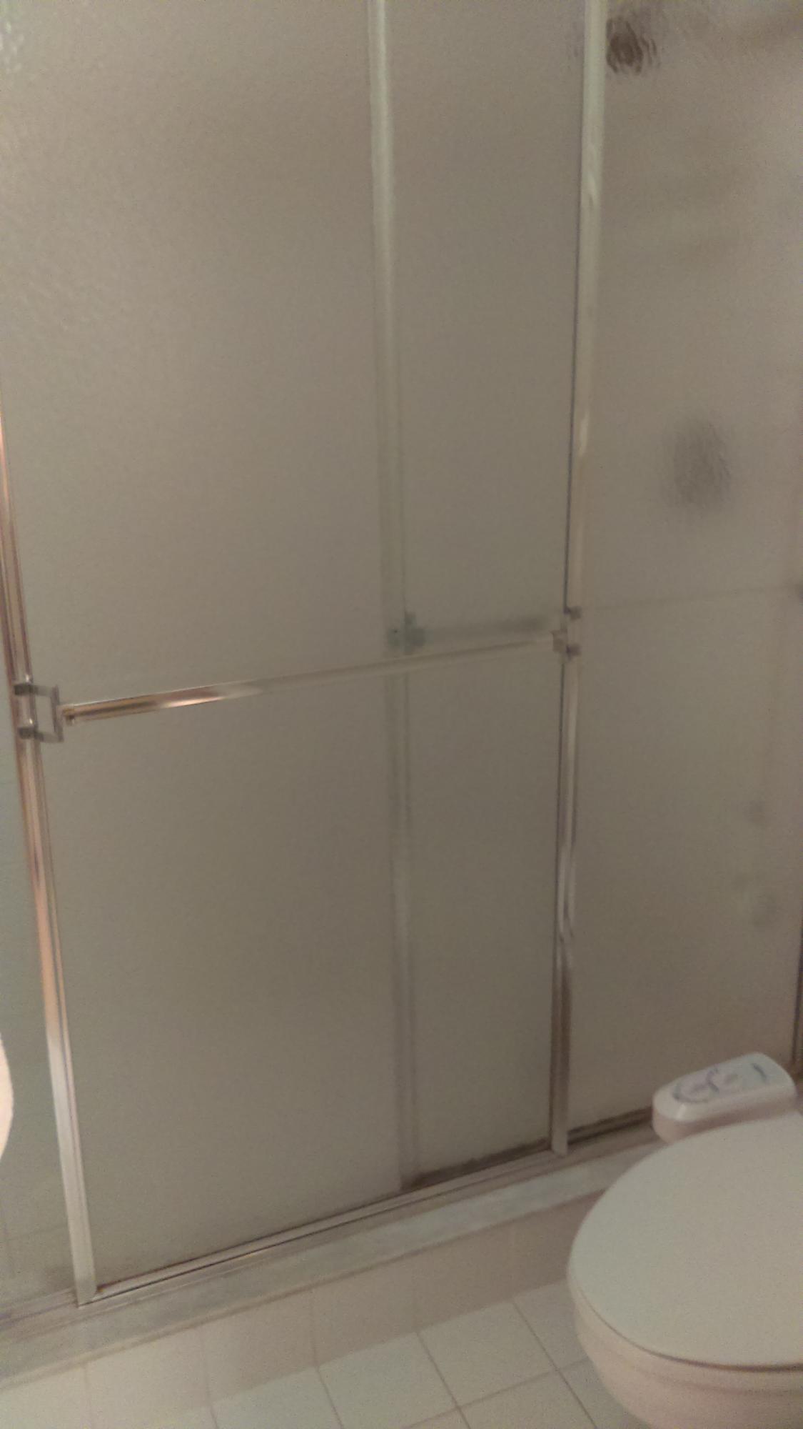 820 Lavers Circle, Unit G402 Delray Beach, FL 33444 - Photo 10 of 23 master bath