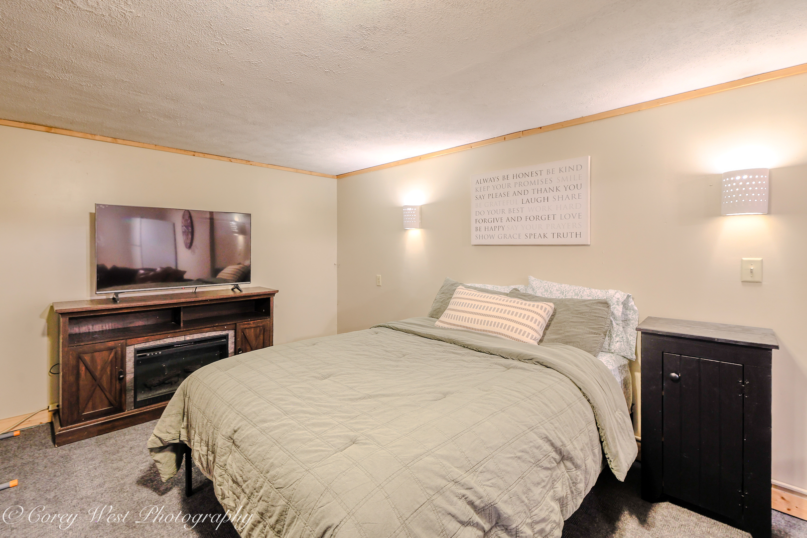 1811 South 7th Street DeKalb, IL 60115 - Photo 28 of 36 a bedroom with a bed and a piano