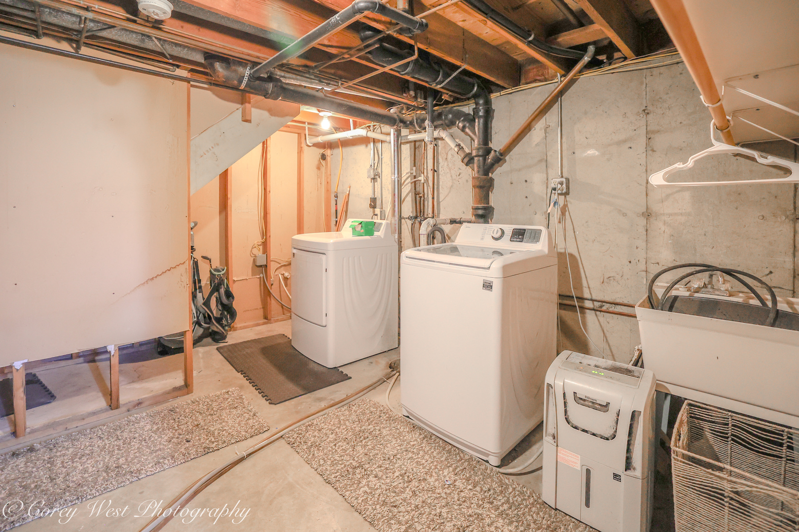 1811 South 7th Street DeKalb, IL 60115 - Photo 31 of 36 a utility room with dryer and washer