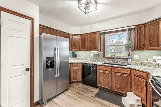 $330,000 | 516 Palmyra Drive, Indianapolis, IN 46239