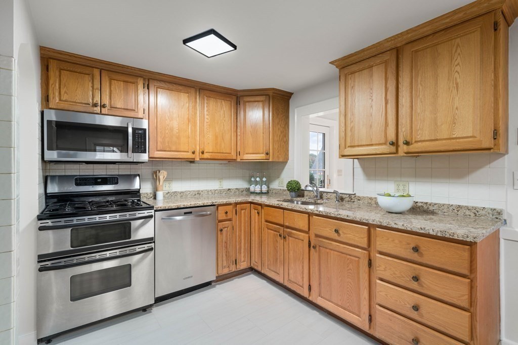 51 Madison Road Waltham, MA 02453 - Photo 9 of 23 Gallery Image 9