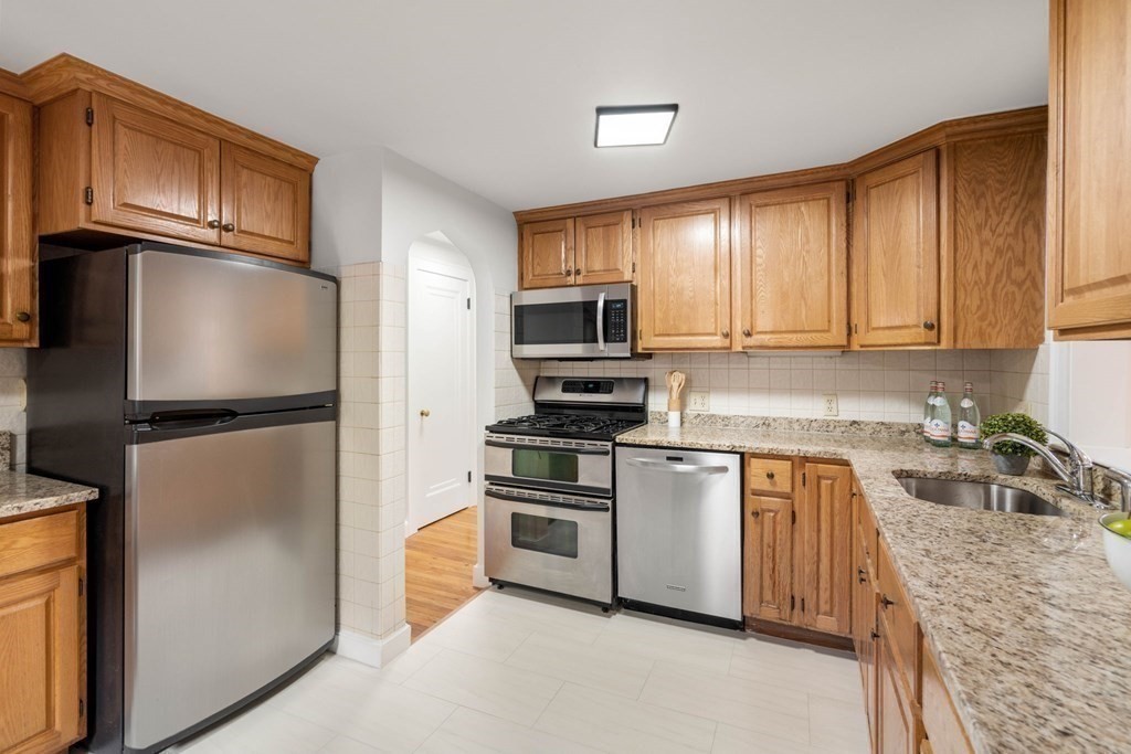 51 Madison Road Waltham, MA 02453 - Photo 10 of 23 Gallery Image 10