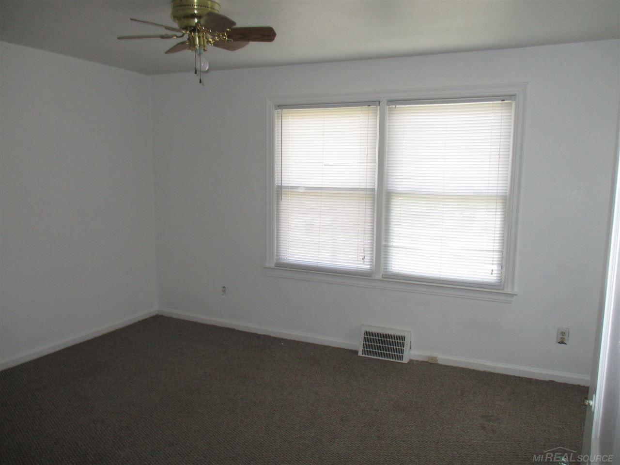 18489 Schaefer Highway Detroit, MI 48235 - Photo 19 of 21