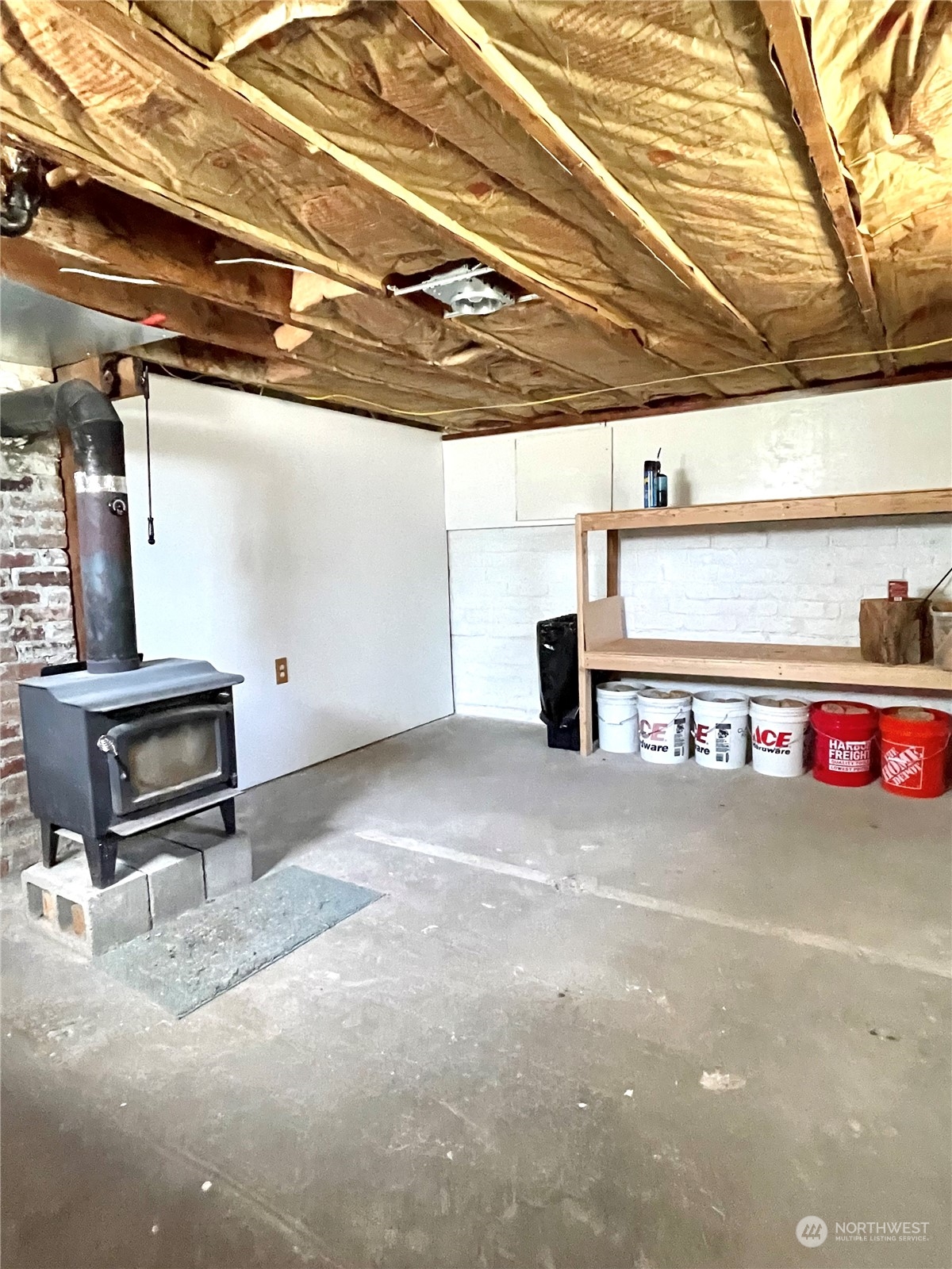 47 Kermel Road Omak, WA 98841 - Photo 23 of 40 a view of a room with gym equipment